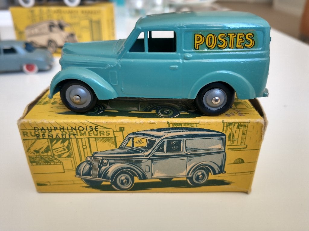 C.I.J MODELS Renault Dauphinoise 'Postes ' 1957, Hobby en Vrije tijd, Modelauto's | 1:43, Ophalen of Verzenden, Zo goed als nieuw
