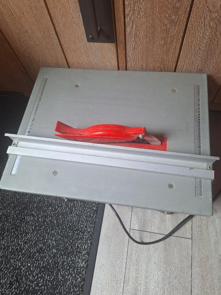 Tafelzaagmachine, Doe-het-zelf en Verbouw, Gereedschap | Zaagmachines, Ophalen, 1200 watt of meer, 70 mm of meer