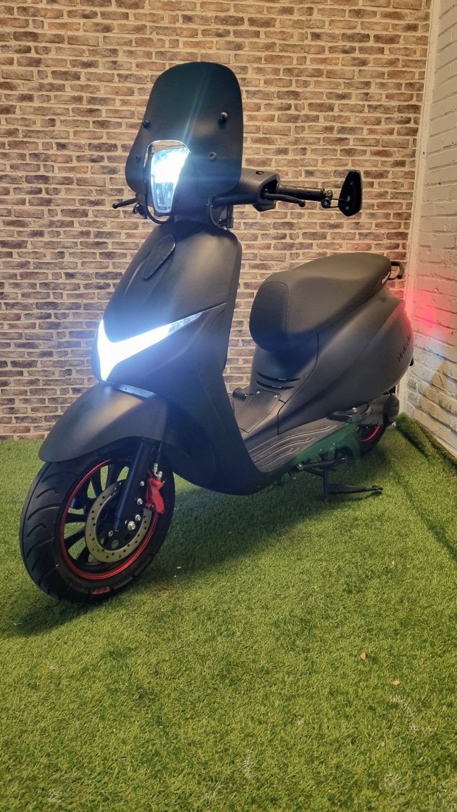 zo goed als nieuwe La Souris Valexim brommer 4takt 2025!, Fietsen en Brommers, Brommers | Peugeot, Overige modellen, Ophalen of Verzenden
