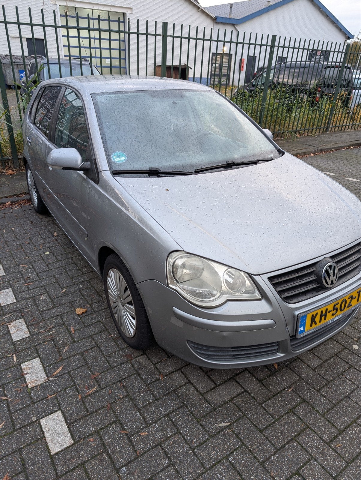 Volkswagen Polo 1.4 16V 59KW 2007 Grijs, Auto's, Volkswagen, Voorwielaandrijving, 15 km/l, 40 €/maand, 4 cilinders