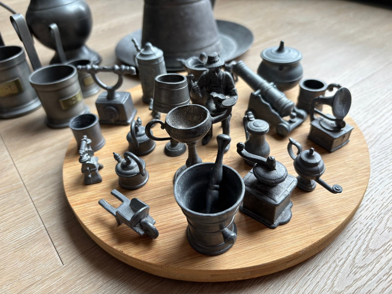 Grote collectie tinnen miniaturen, kannen en maatbekers, Antiek en Kunst, Ophalen