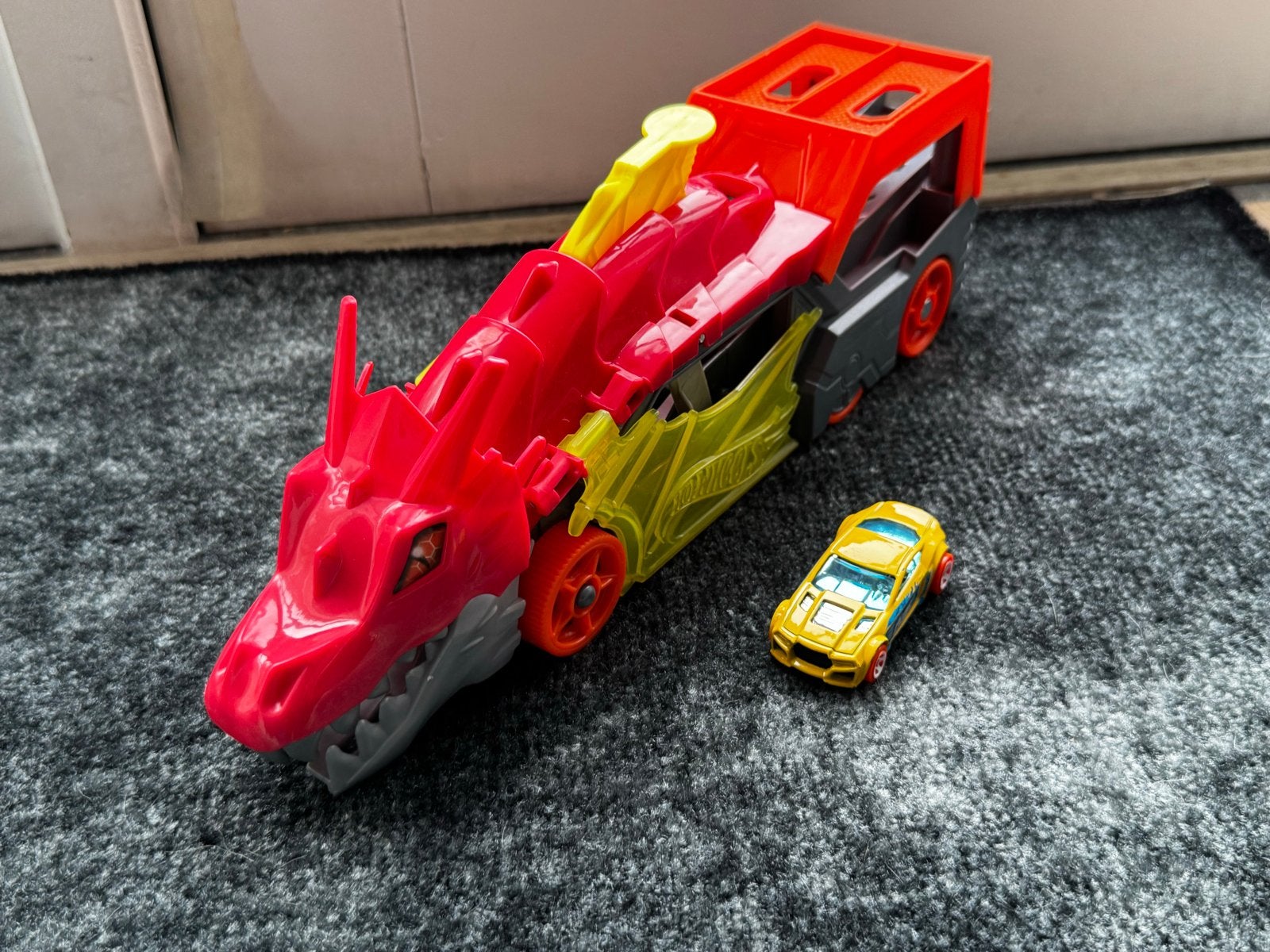 Hot Wheels City Draak Lanceringstrailer met Auto, Ophalen of Verzenden, Gebruikt