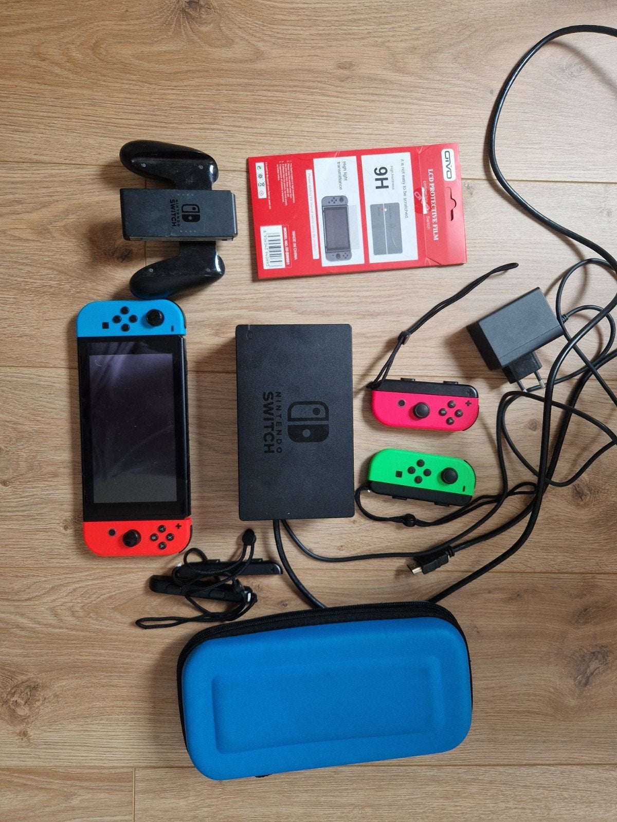 nintendo switch met 4 controllers + accessoires, Spelcomputers en Games, Ophalen, Zo goed als nieuw, Met 3 controllers of meer