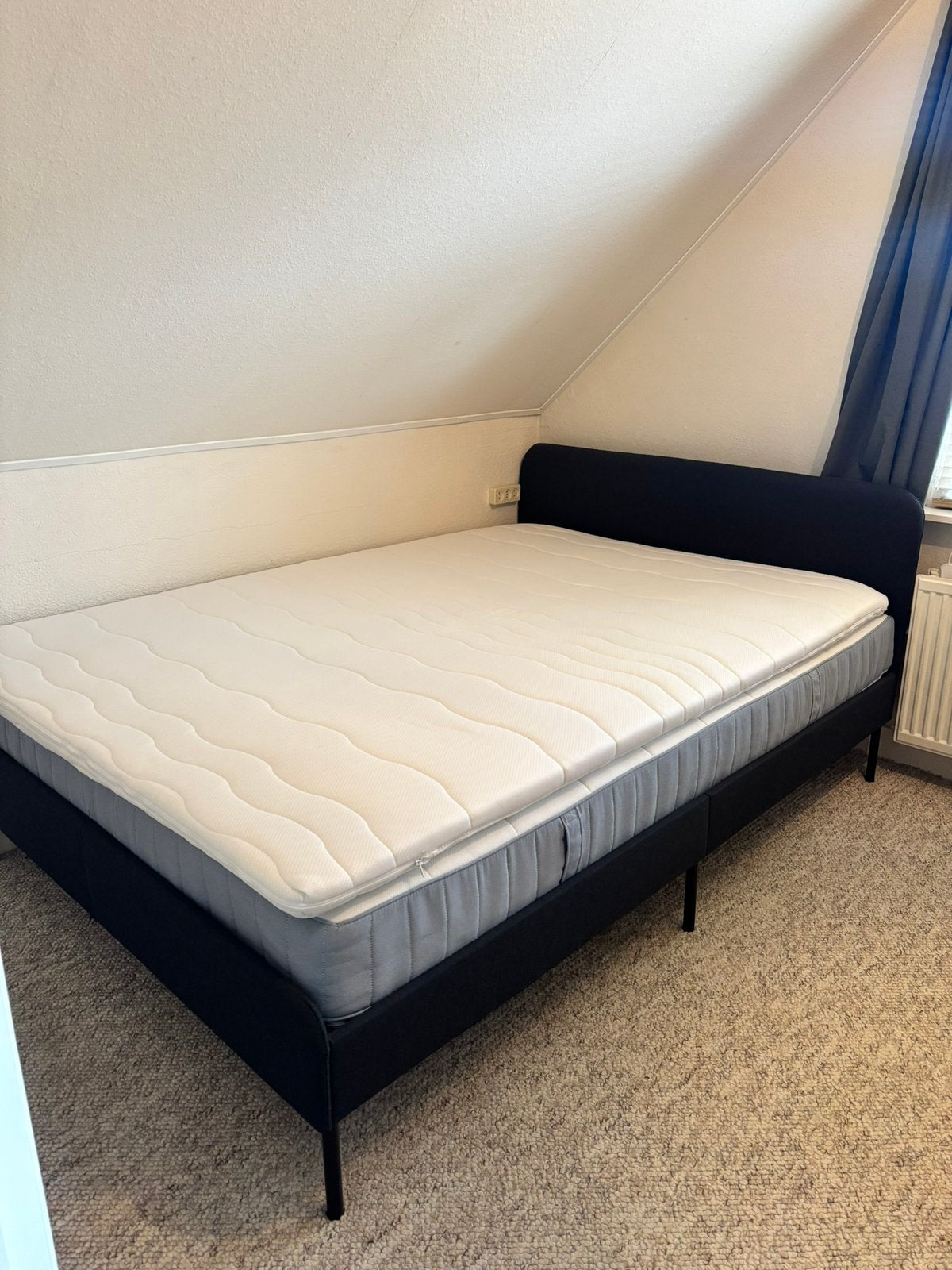 IKEA bed 140 x 200, Huis en Inrichting, Ophalen, Zo goed als nieuw, Tweepersoons, 140 cm