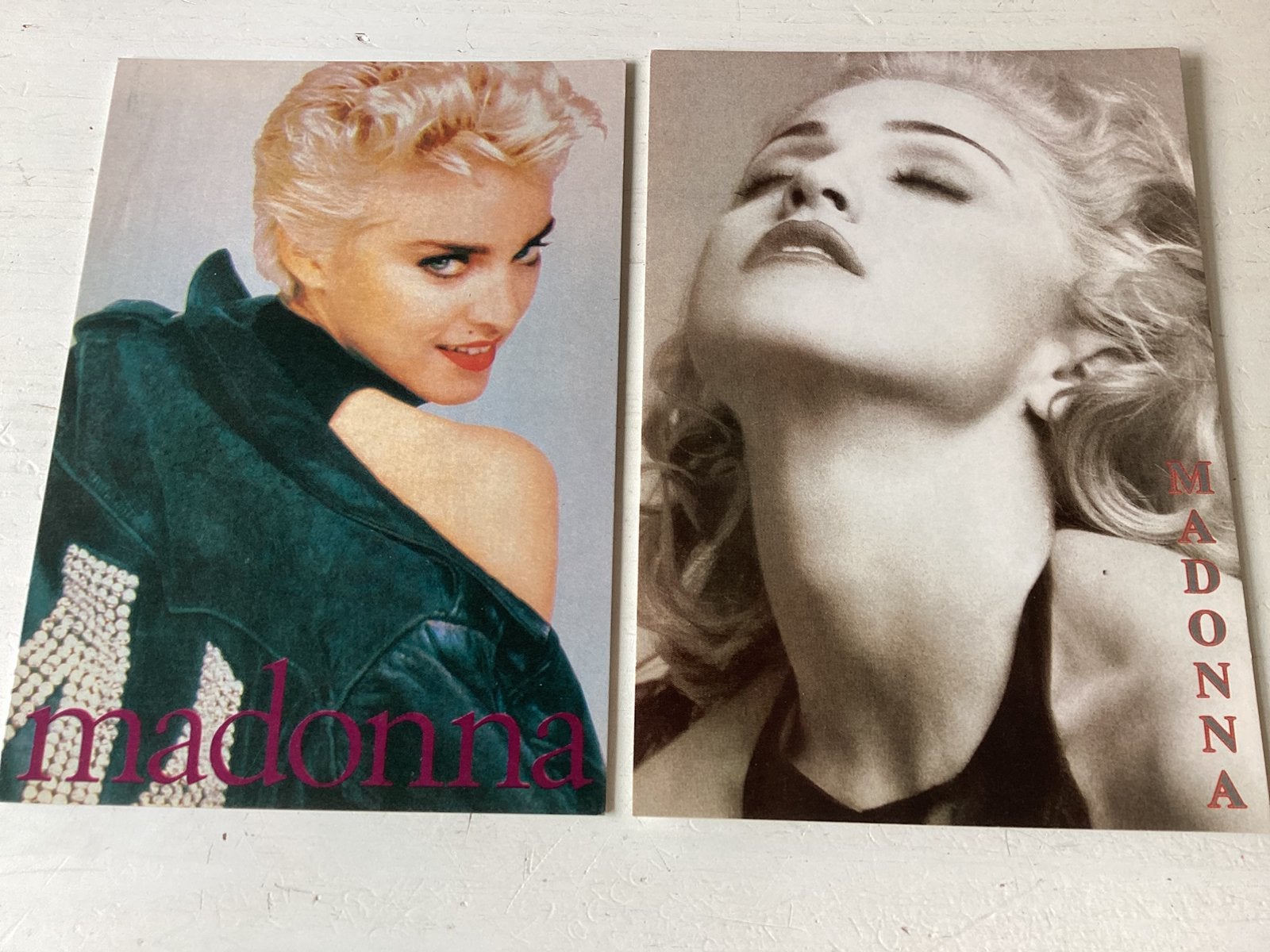 2 ansichtkaarten Madonna, Verzenden, 1980 tot heden, Ongelopen, Sterren en Beroemdheden