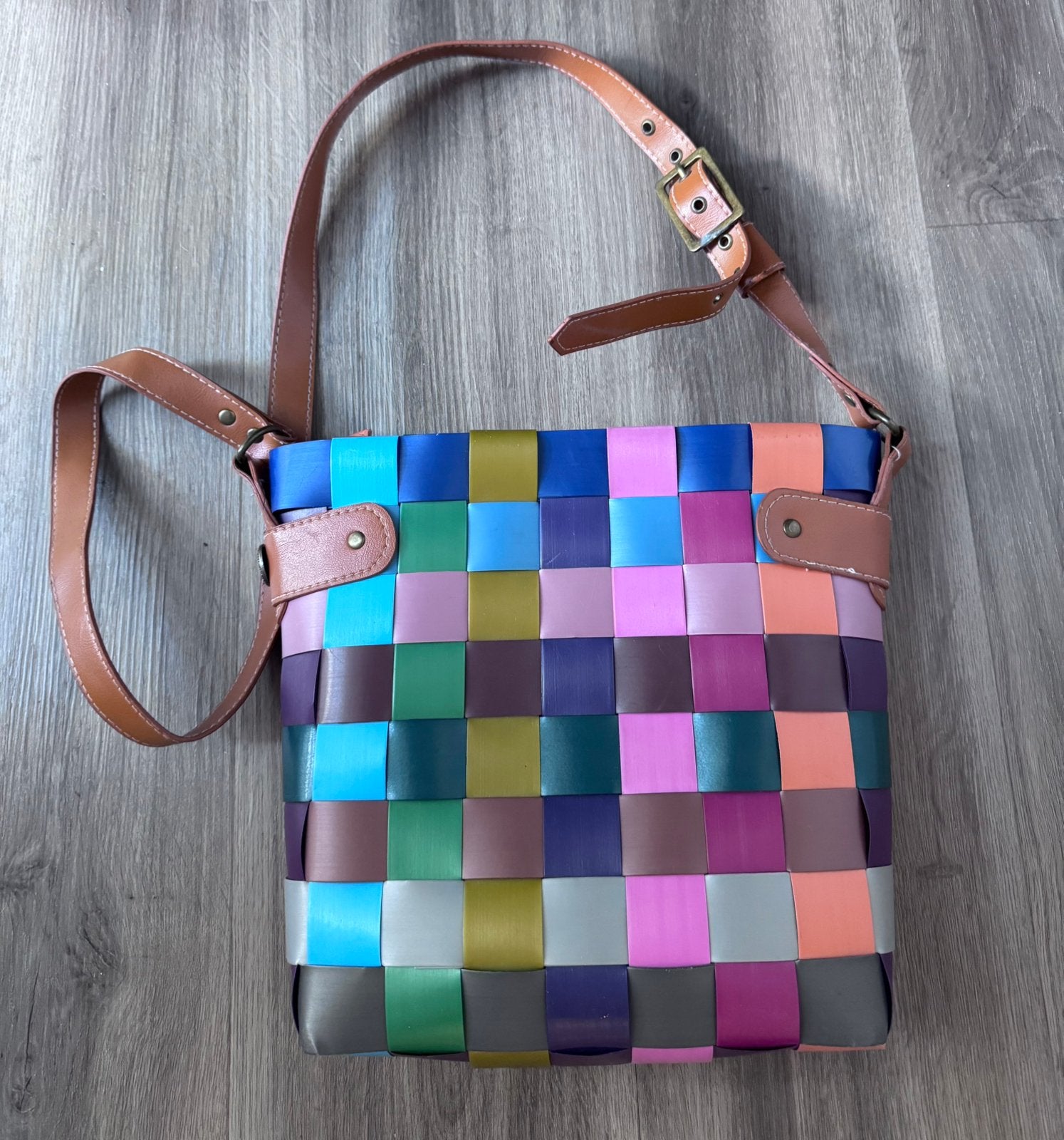 Design by Handed By, Ophalen, Zo goed als nieuw