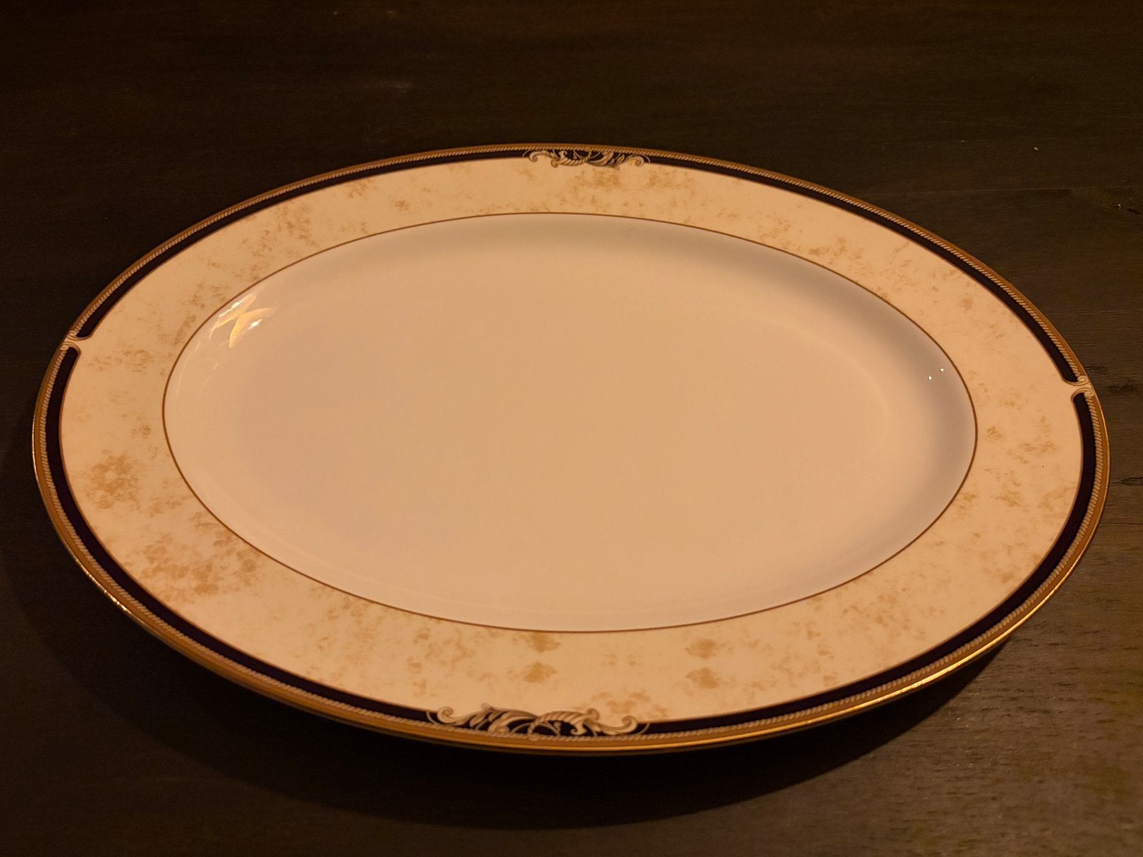 Serveerschaal Wedgwood Cornucopia, Gebruikt, Vintage, Ophalen of Verzenden, Schaal of Schalen