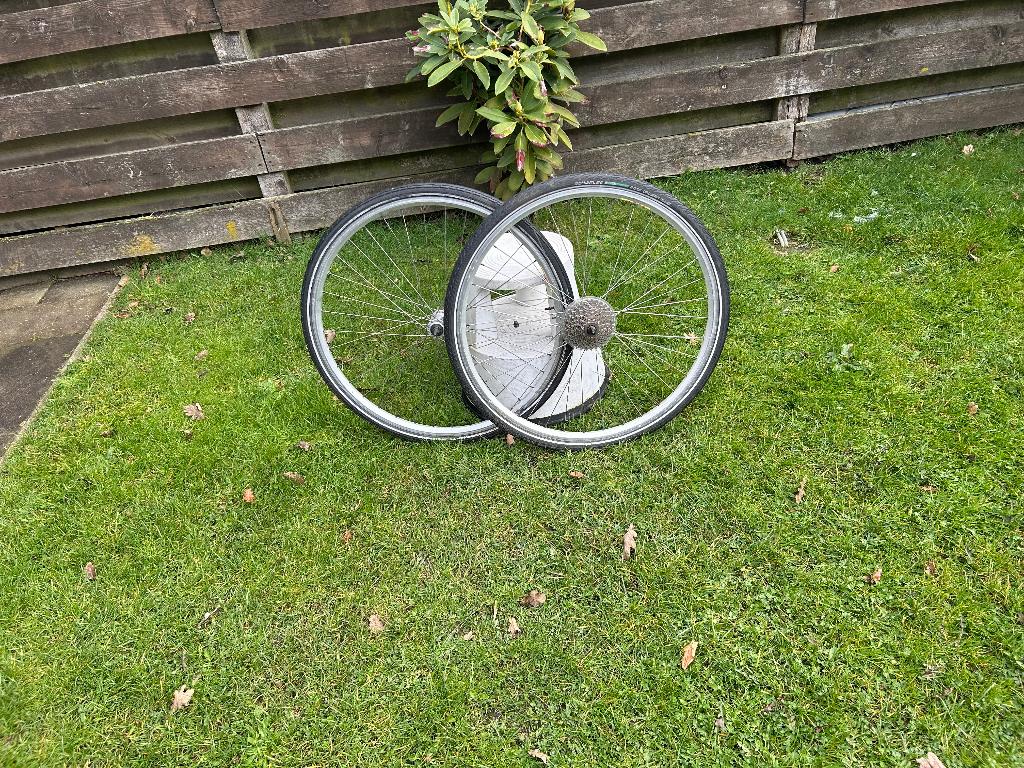 :Set Wielen 28 inch achterwiel 9 cassette versnell. velgrem, Wiel, Ophalen of Verzenden, Aluminium, Gebruikt