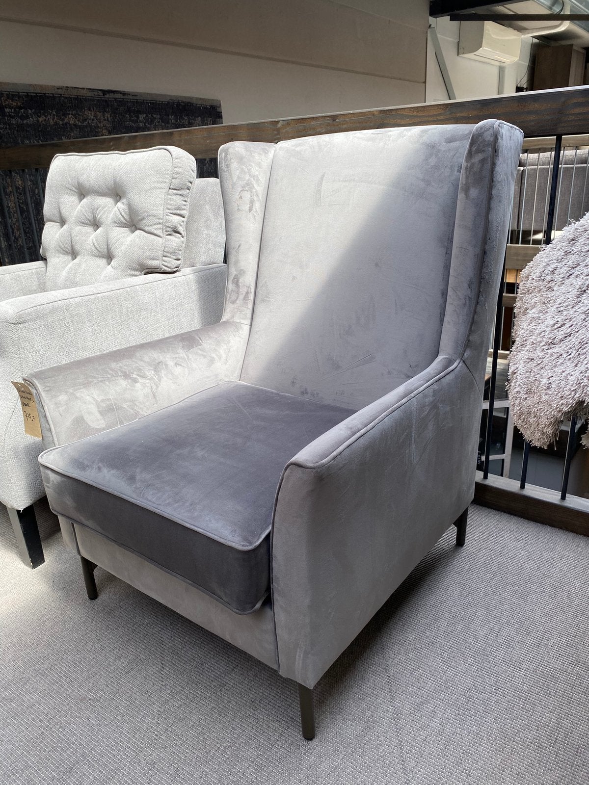 Olav Home fauteuil in taupe/grijs velours, Ophalen, Eenpersoons, Minder dan 75 cm, Nieuw