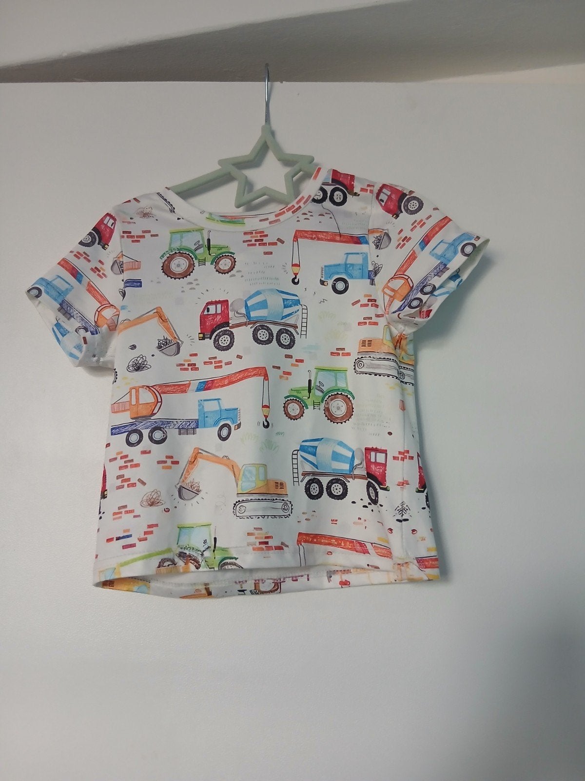 nieuw witte jongens shirt met voertuigen maat 86/92, Kleding | Dames, T-shirts, Ophalen of Verzenden, Nieuw, Wit, Korte mouw