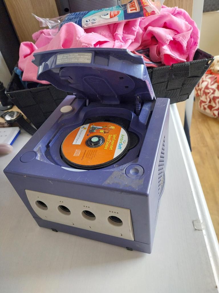 Nintendo GameCube Console - Paars (Gebruikt), Spelcomputers en Games, Spelcomputers | Nintendo GameCube, Gebruikt, Paars, Zonder controller