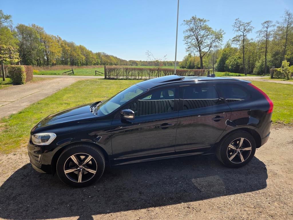 Volvo XC60 2.0 T5 AUT 2016 Zwart, 15 km/l, Zwart, 4 cilinders, 1969 cc