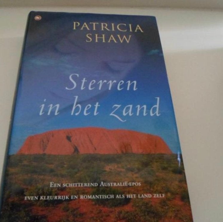 Sterren in het zand - Patricia Shaw, Ophalen of Verzenden, Zo goed als nieuw