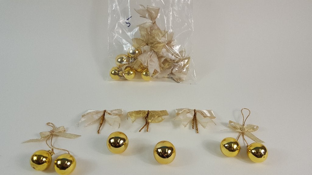 Gouden strikjes en kerstballen, 20 st. kerstversiering. W1, Tweedehands verkoop, Tweedehands verkoop, Gebruikt, Ophalen of Verzenden