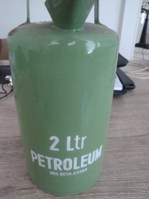 2 ltr petroleum kan-ned.octr.69589, Ophalen of Verzenden