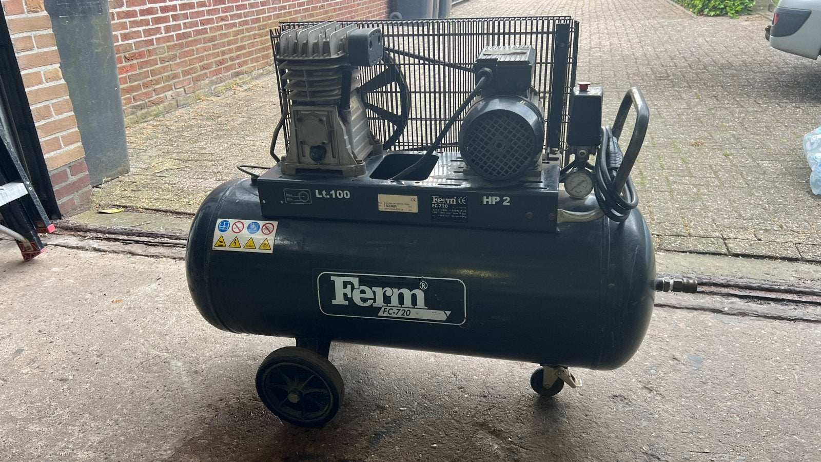 Ferm compressor FC -720 verrijdbaar, Doe-het-zelf en Verbouw, Compressors, Ophalen, Gebruikt, 200 tot 400 liter/min, Mobiel