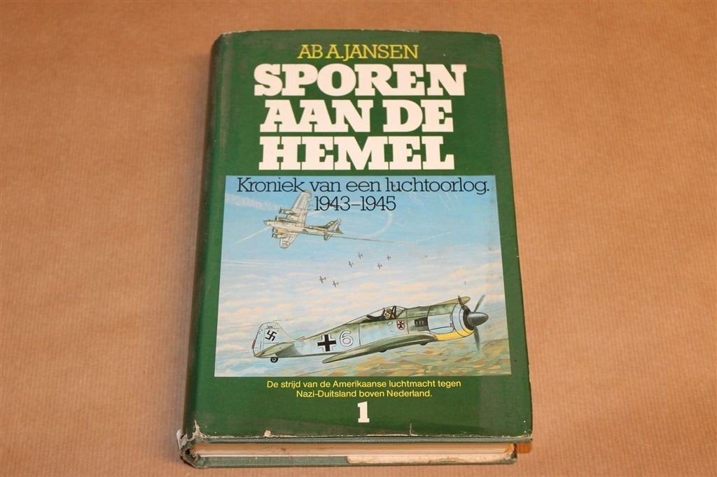 Sporen aan de Hemel — Luchtoorlog Nederland 1943, Deel I, Boeken, Ophalen of Verzenden, Tweede Wereldoorlog, Gelezen, Overige onderwerpen