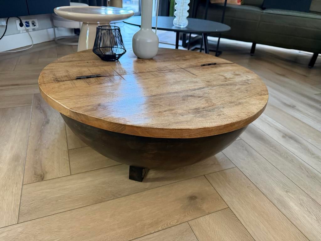 Ronde salontafel met opbergruimte, mangohout en metaal, Huis en Inrichting, Ophalen, Gebruikt, Rond, 50 tot 100 cm