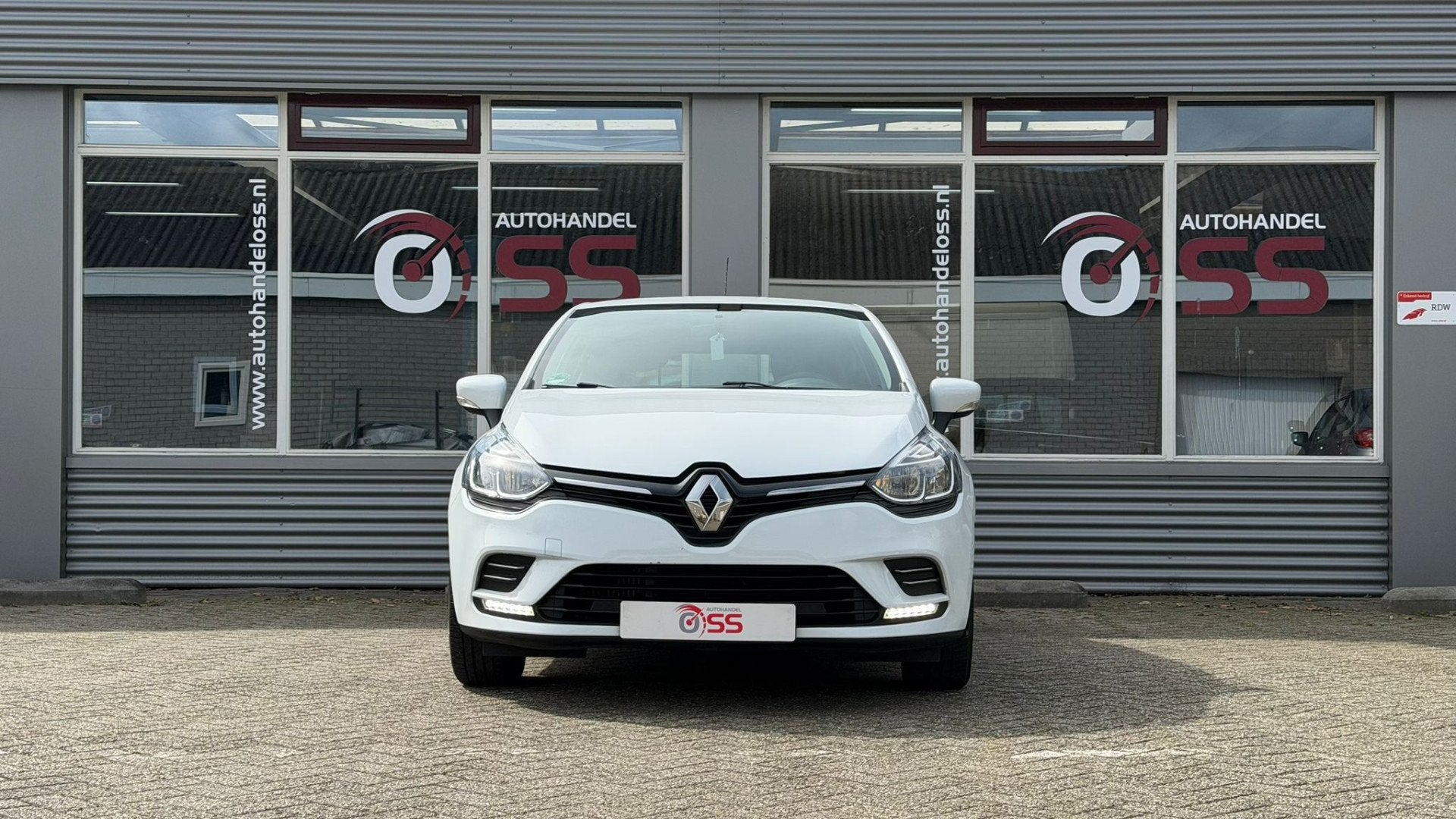 Renault Clio 0.9 TCe Zen LMV AIRCO CRUISE NAVI (bj 2017), Voorwielaandrijving, 898 cc, Gebruikt, Start-stop-systeem