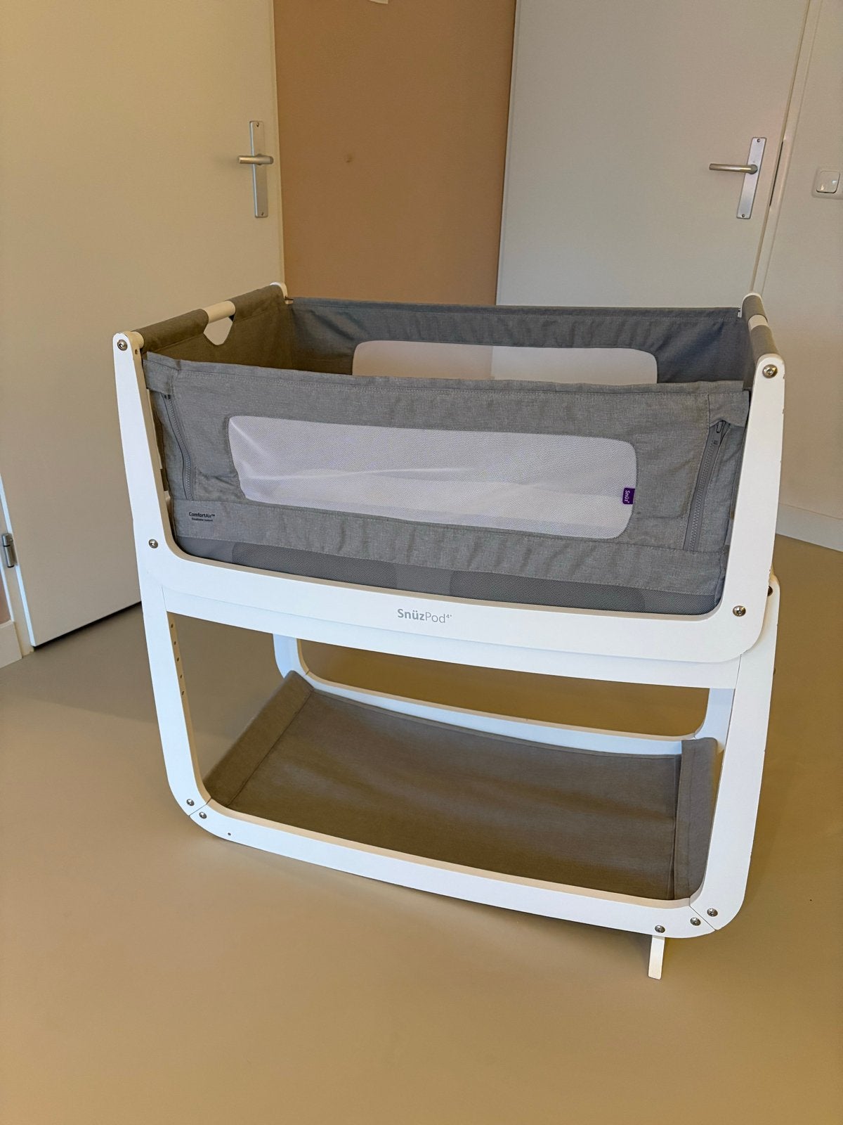 Snuzpod 4 Co-sleeper met Comfort Air en Aerosleep Topper, Ophalen, Zo goed als nieuw, Wieg