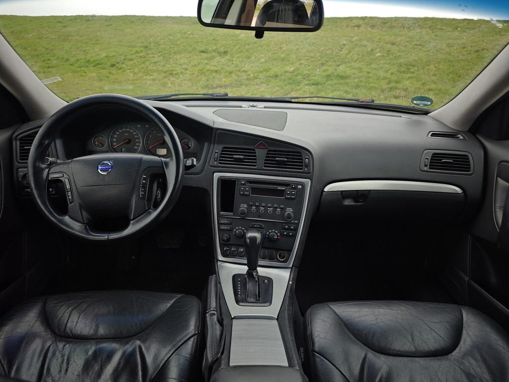 Volvo V70 2.4 CNG Momentum (bj 2006, automaat), Auto's, 1566 kg, Overige kleuren, CNG (Aardgas), 2435 cc