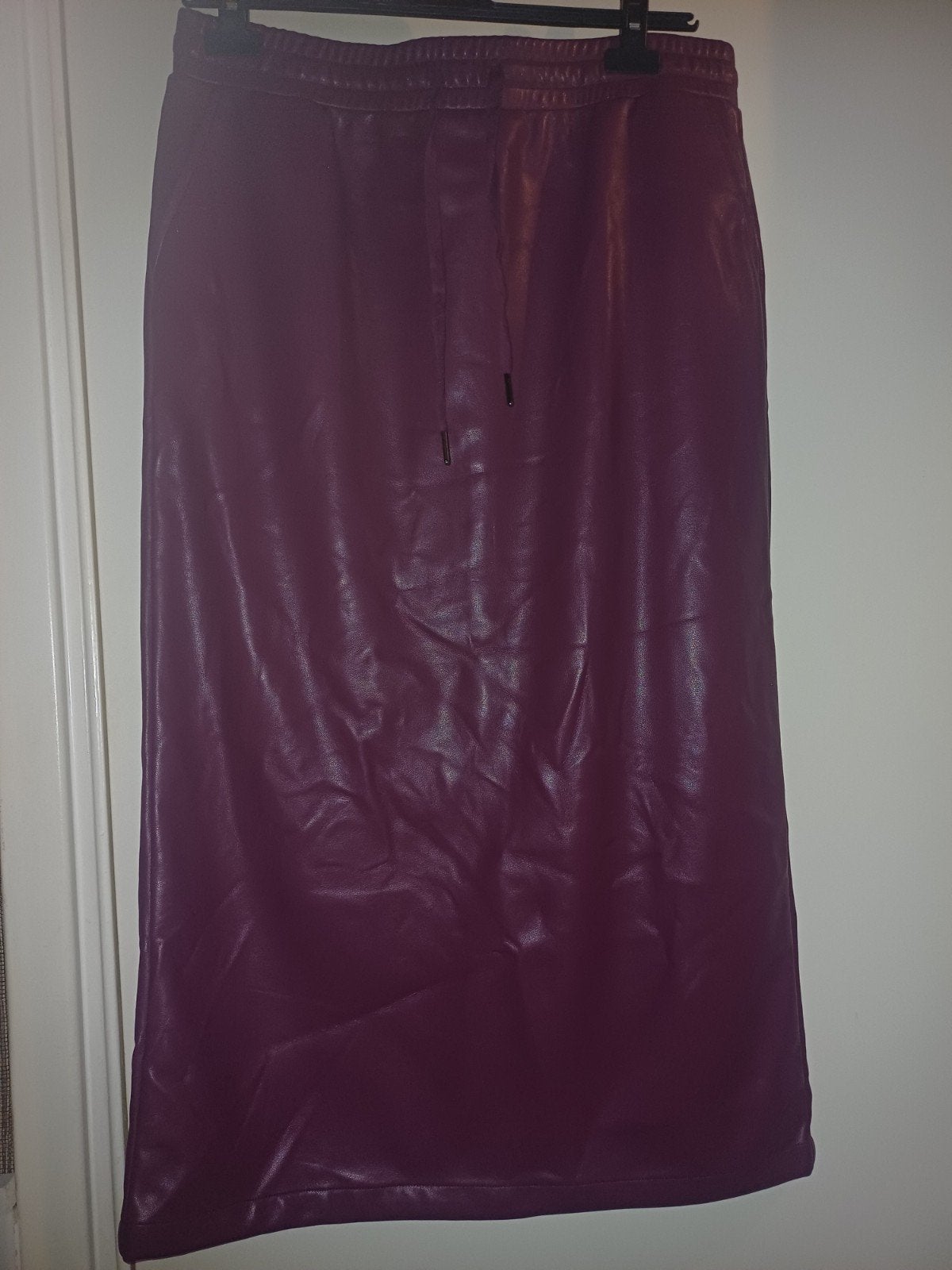 Kesari Zusje Mi Piace Bordeaux leatherlook lange rok M, Kleding | Dames, Maat 38/40 (M), Kesari Zusje Mi Piace, Ks, Ophalen of Verzenden