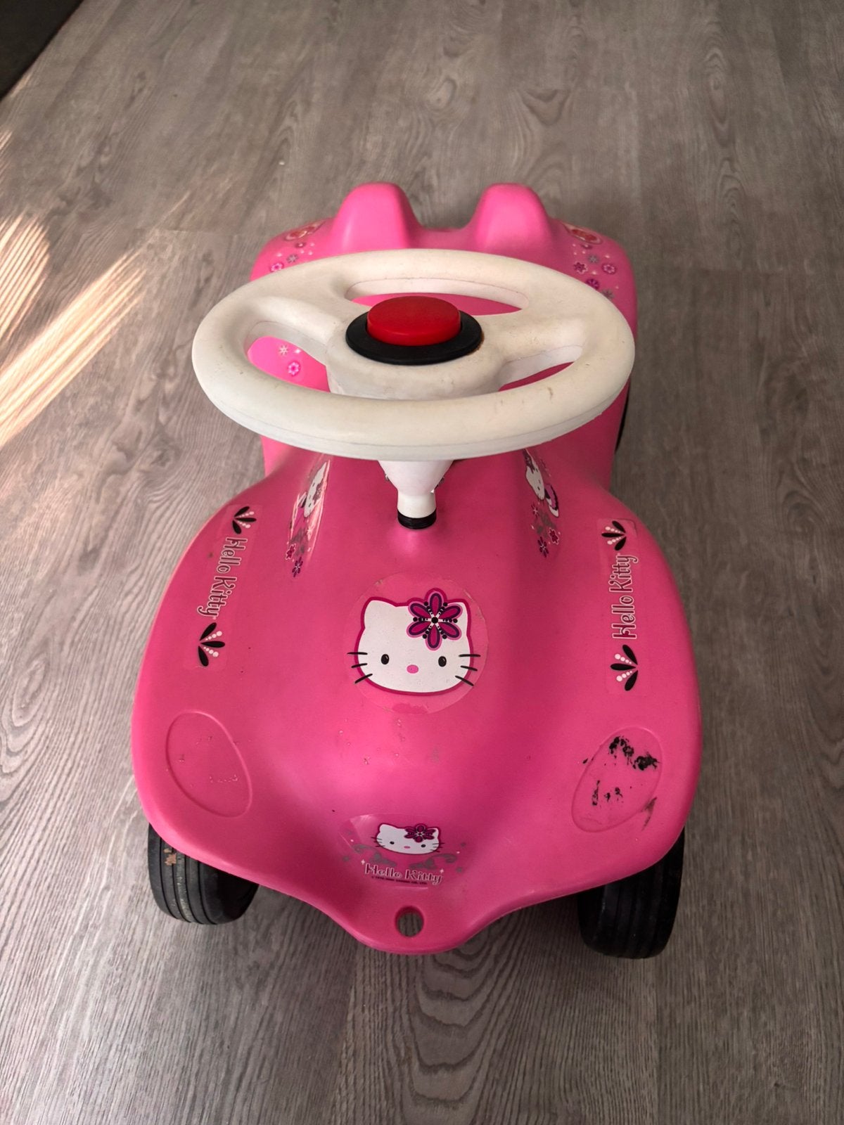 Te koop Hello Kitty zitcar, Ophalen, Gebruikt, Loopvoertuig