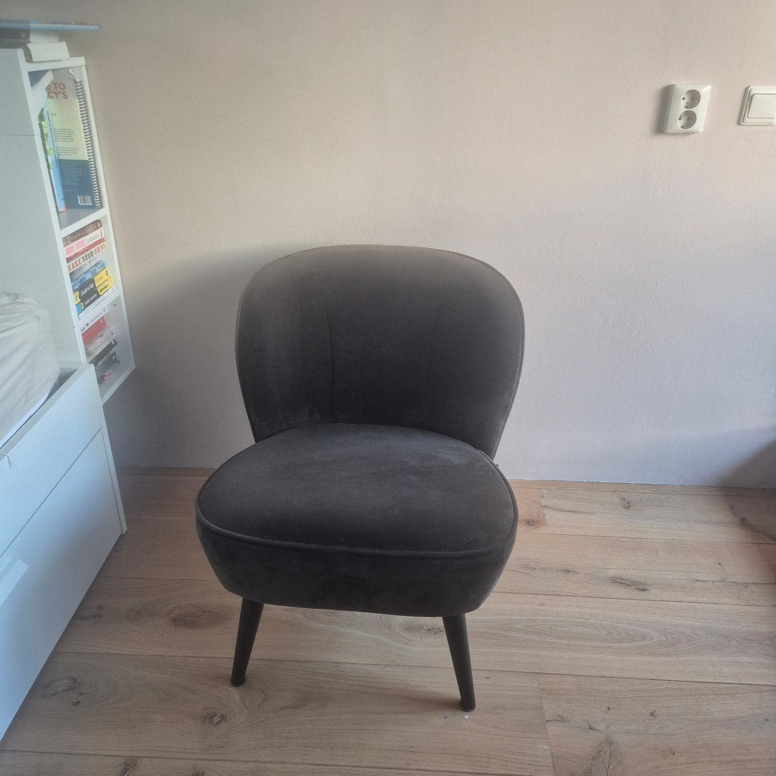 WOOOD Sara Fauteuil - Velvet - Donkergroen, Huis en Inrichting, Fauteuils, Ophalen, Modern, Retro, Gebruikt, Minder dan 75 cm