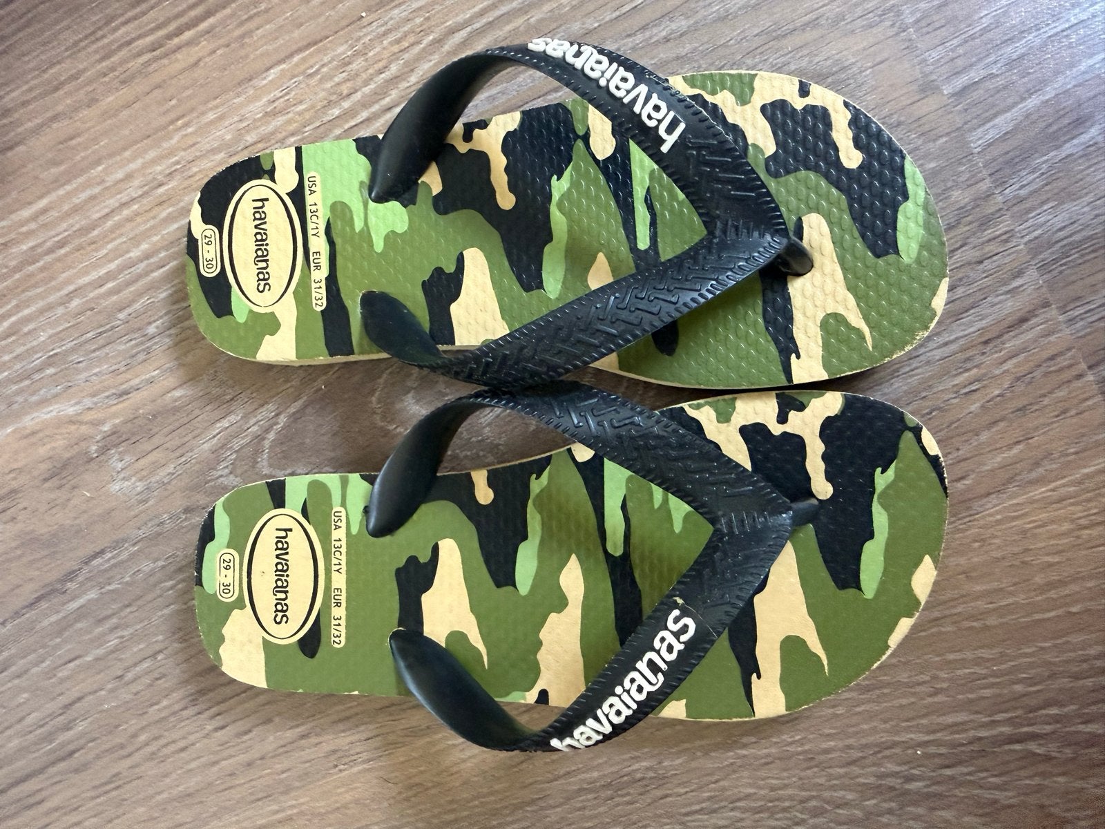 Havaianas slippers legerprint maat 31-32, Jongen of Meisje, Overige typen, Ophalen of Verzenden, Zo goed als nieuw