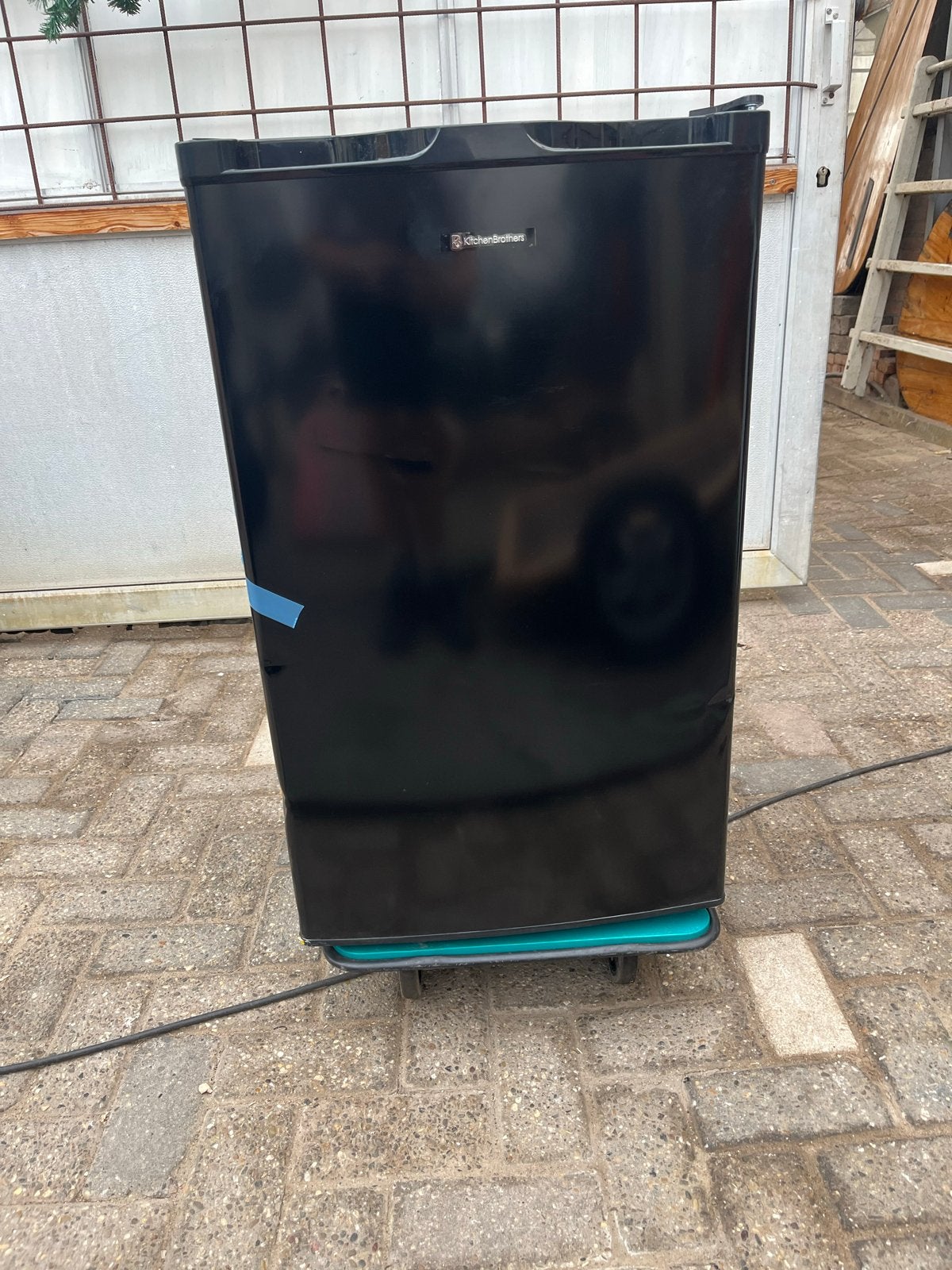 KitchenBrothers Tafelmodel Koelkast met Vriesvak 104L, Witgoed en Apparatuur, 100 tot 150 liter, Nieuw, 45 tot 60 cm, Met vriesvak