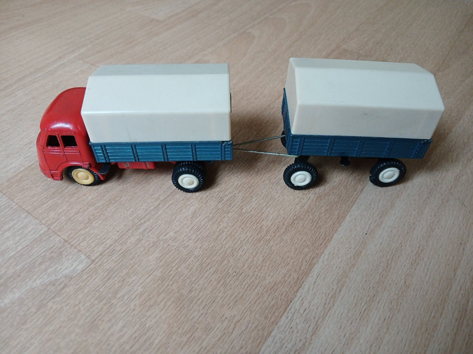 Vintage Mini Gama 931 Mercedes  vrachtwagen + aanhanger., Ophalen of Verzenden, Zo goed als nieuw, Bus of Vrachtwagen, Gama
