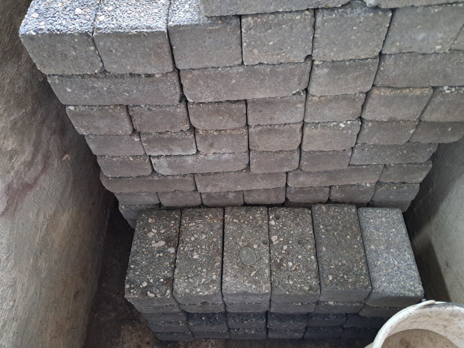 ca 200 klinkers, Ophalen, Gebruikt, Beton, Klinkers