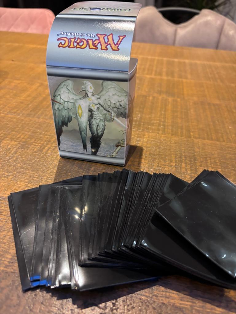 Magic mirrodin deck box, Ophalen of Verzenden, Nieuw, Boosterbox