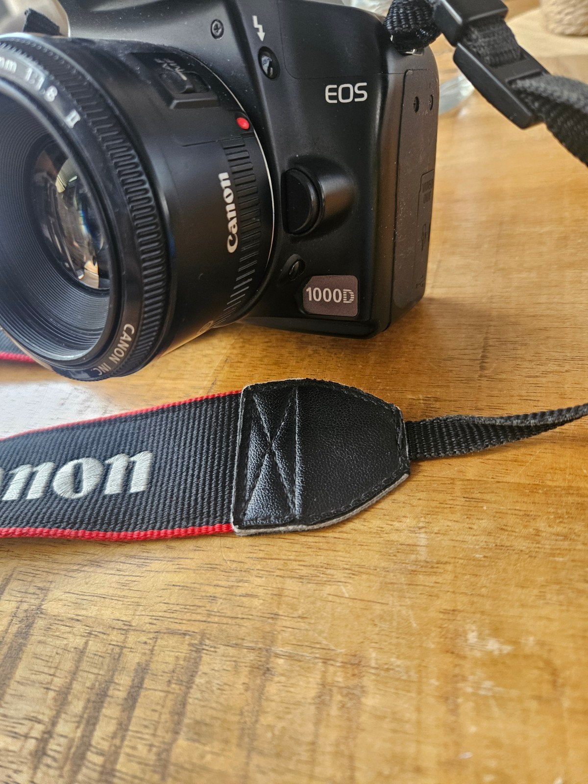 Canon EOS 1000D Spiegelreflexcamera met 50mm f/1.8 lens, Ingebouwde flitser, Gebruikt, Spiegelreflex, Canon