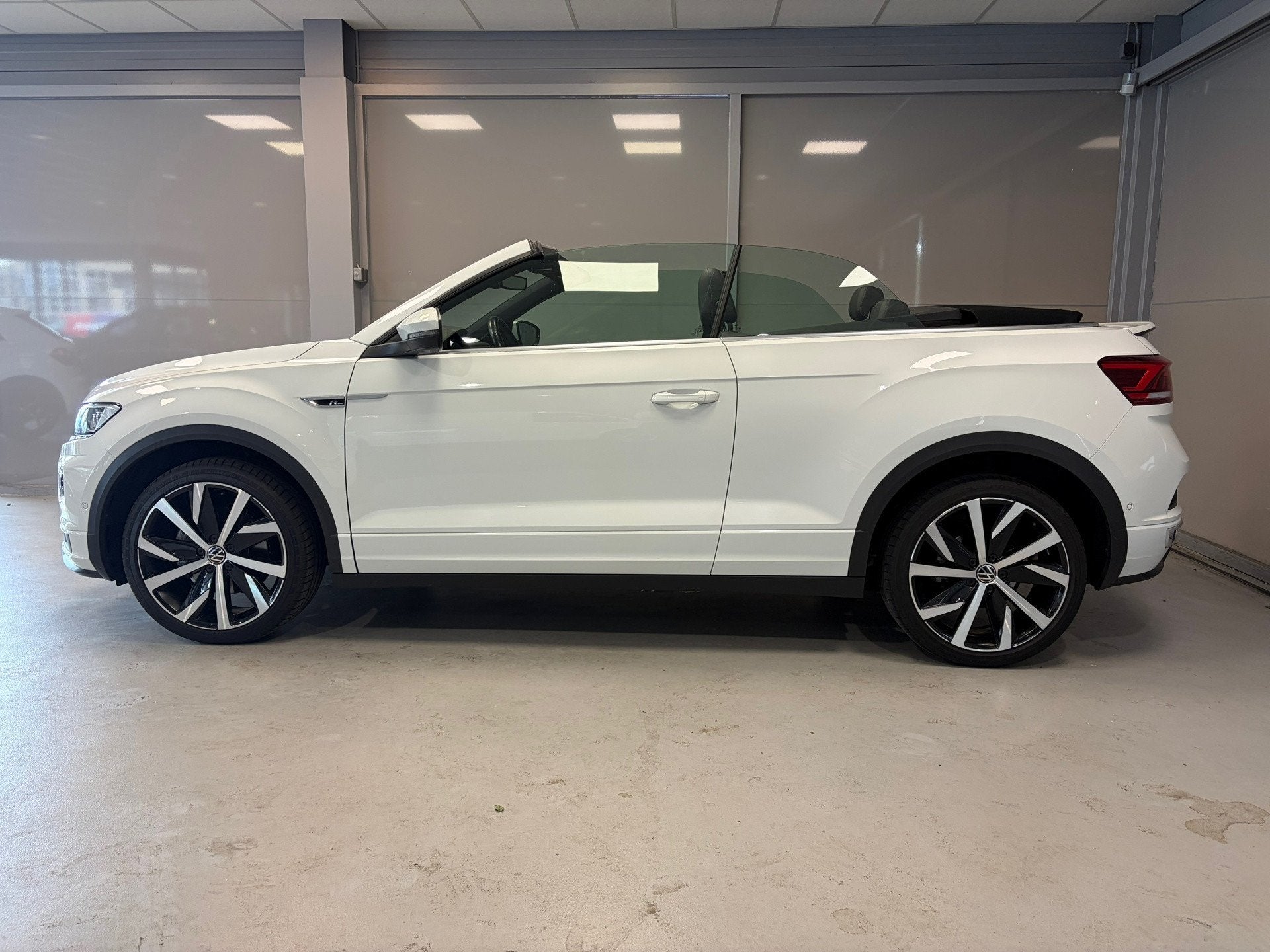 Volkswagen T-Roc Cabrio R-Line 1.5TSi DSG | Navigatie | Came, 15 km/l, Euro 6, 4 cilinders, Wit