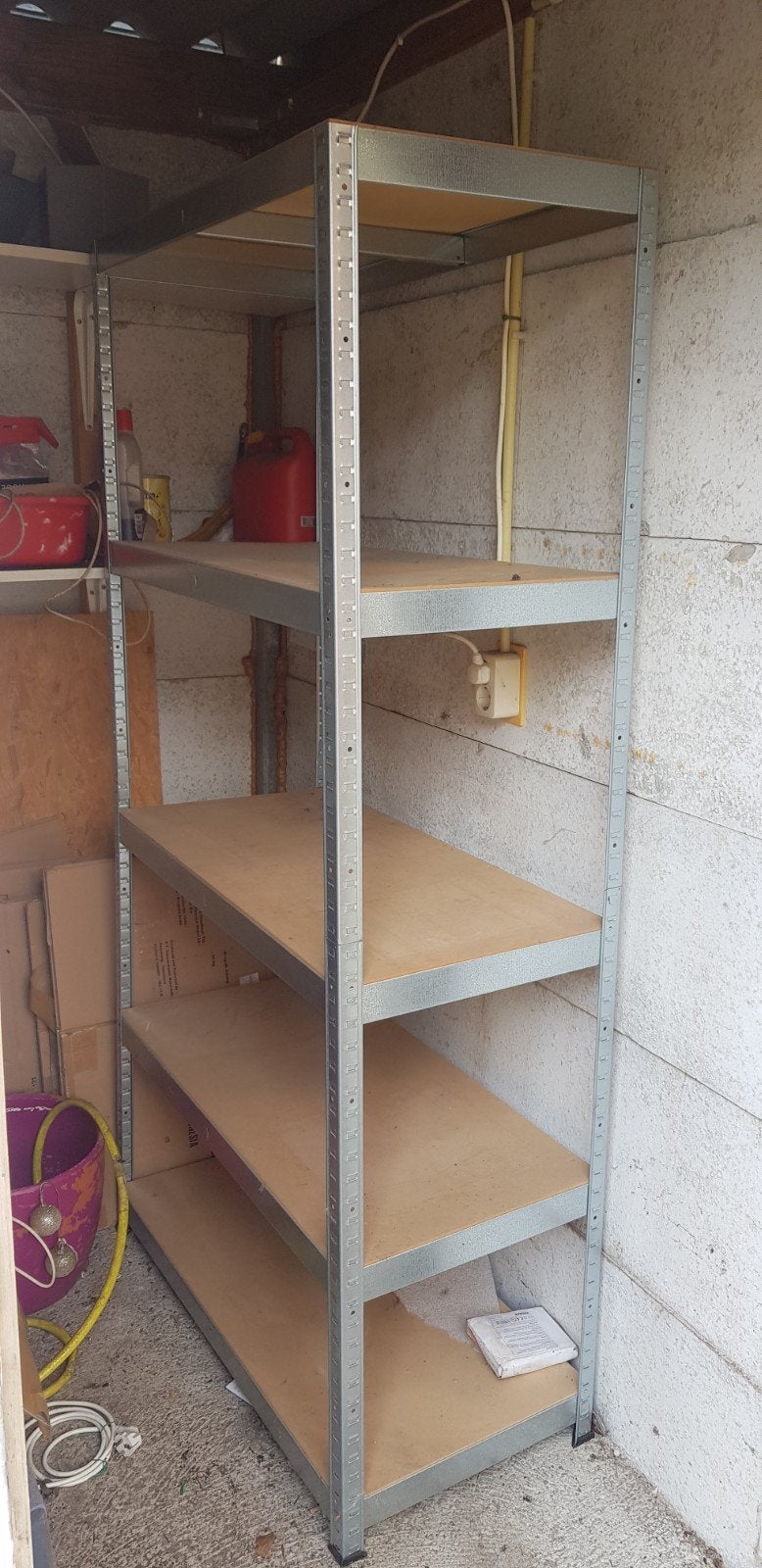 Stellingkast, Ophalen