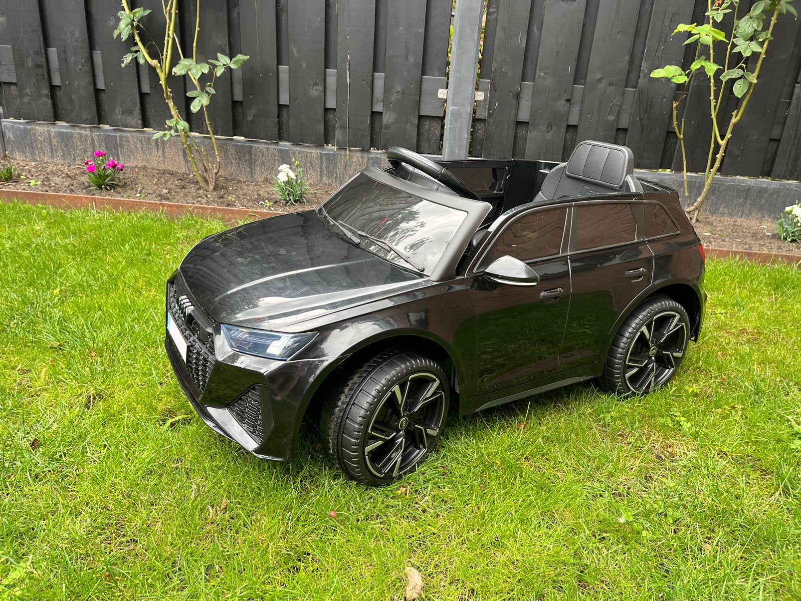 Elektrische kinderauto Audi RS6 met afstandsbediening, Kinderen en Baby's, Speelgoed | Speelgoedvoertuigen, Ophalen, Gebruikt