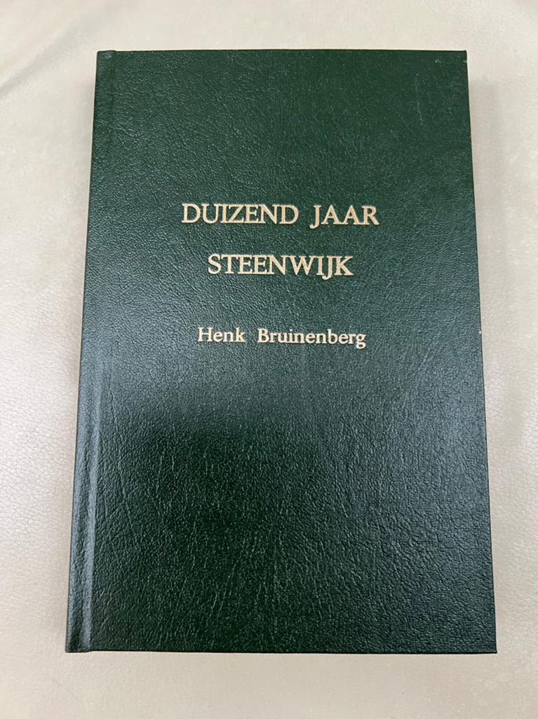 NIEUW SPECIALE UITGAVE Boek “Duizend Jaar Steenwijk” 320 pag, 19e eeuw, Henk Bruinenberg, Nieuw, Ophalen of Verzenden