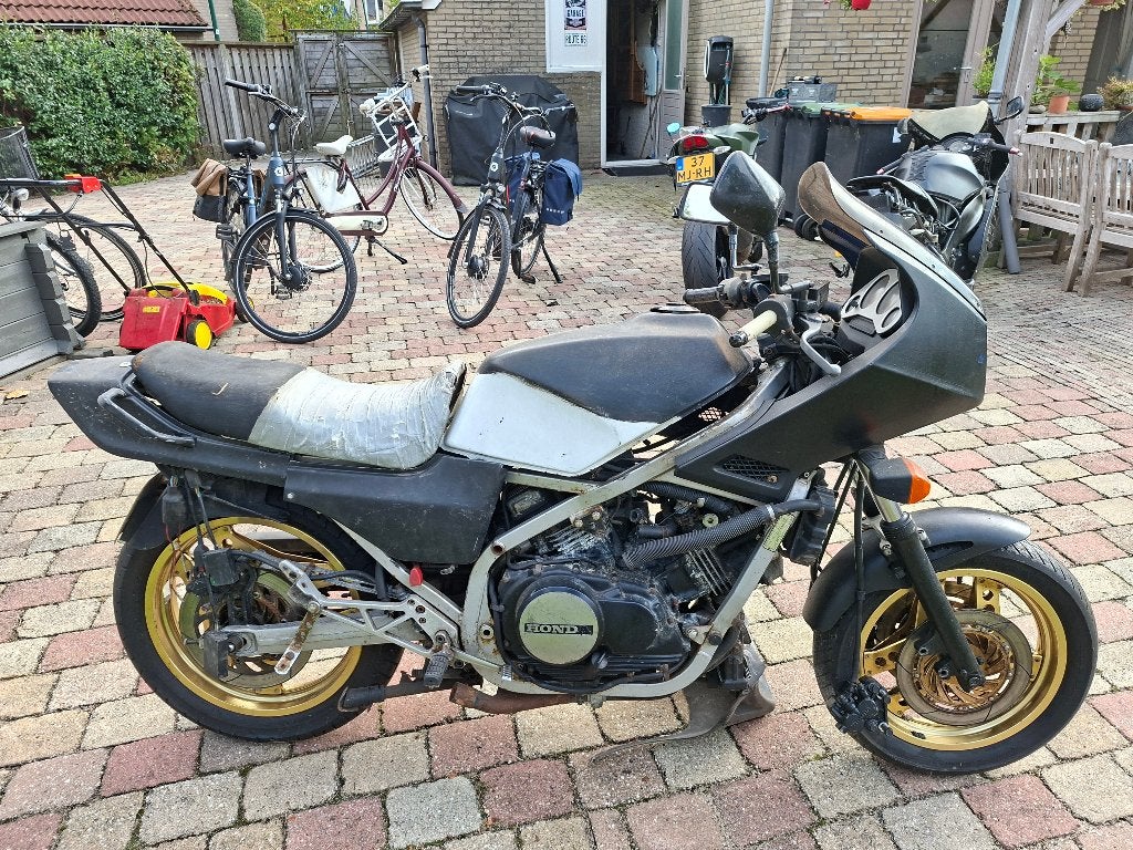 Honda VF 750 F, Motoren, Ophalen of Verzenden, Gebruikt
