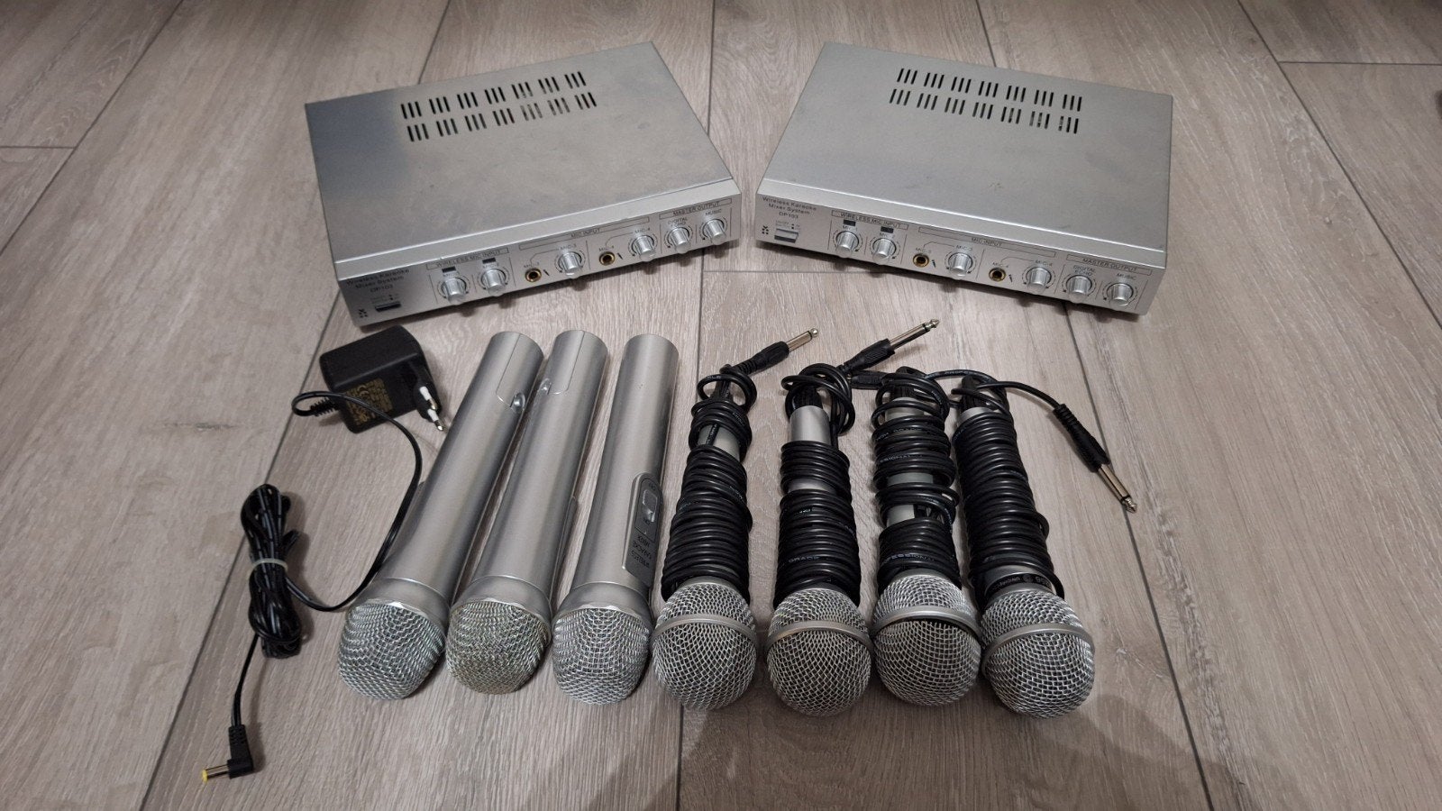 Karaoke Set - 2 Mixers en 7 Microfoons, Ophalen of Verzenden, Gebruikt, Complete set