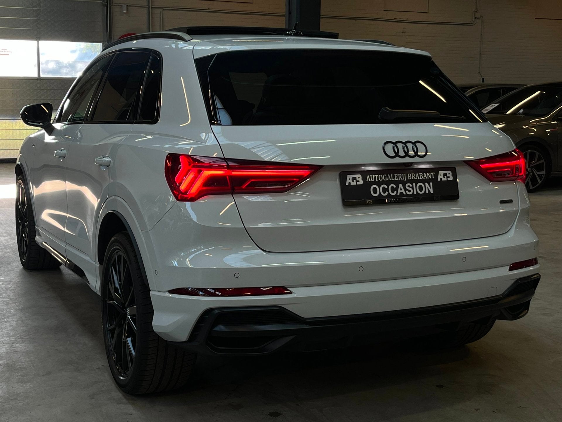 Audi Q3 40 TFSI quattro S Line Pano/Carplay/Xenon/Automaat, Auto's, Audi, Automaat, Dealer onderhouden, Gebruikt, Zwart
