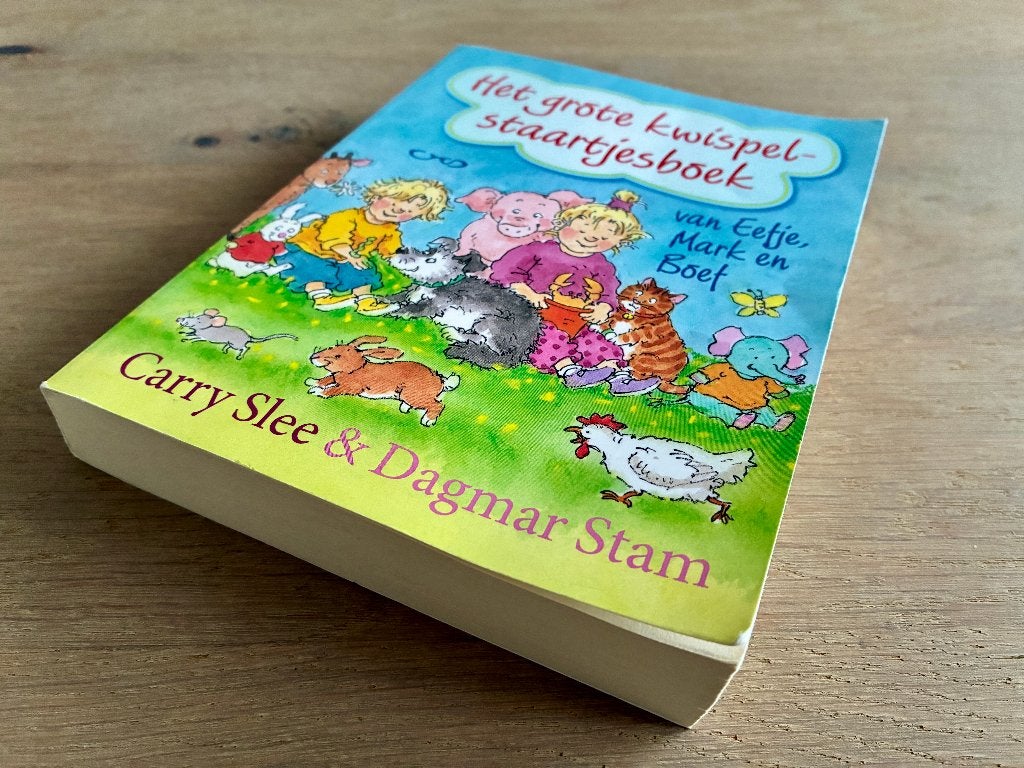 Het Grote Kwispelstaartjesboek - Carry Slee & Dagmar Stam, Ophalen of Verzenden, Gelezen, Fictie algemeen