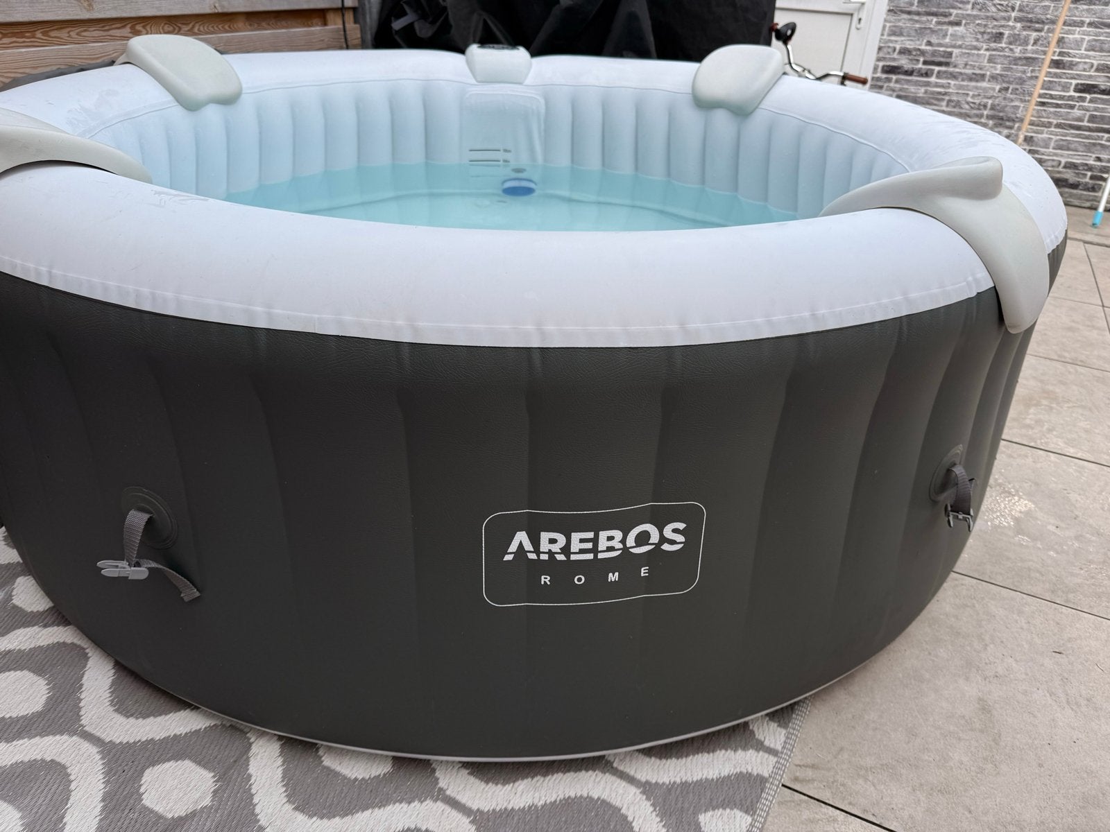 Jacuzzi met geïntegreerde pomp en heater, Tuin en Terras, Ophalen, Gebruikt, Overige typen, Rond