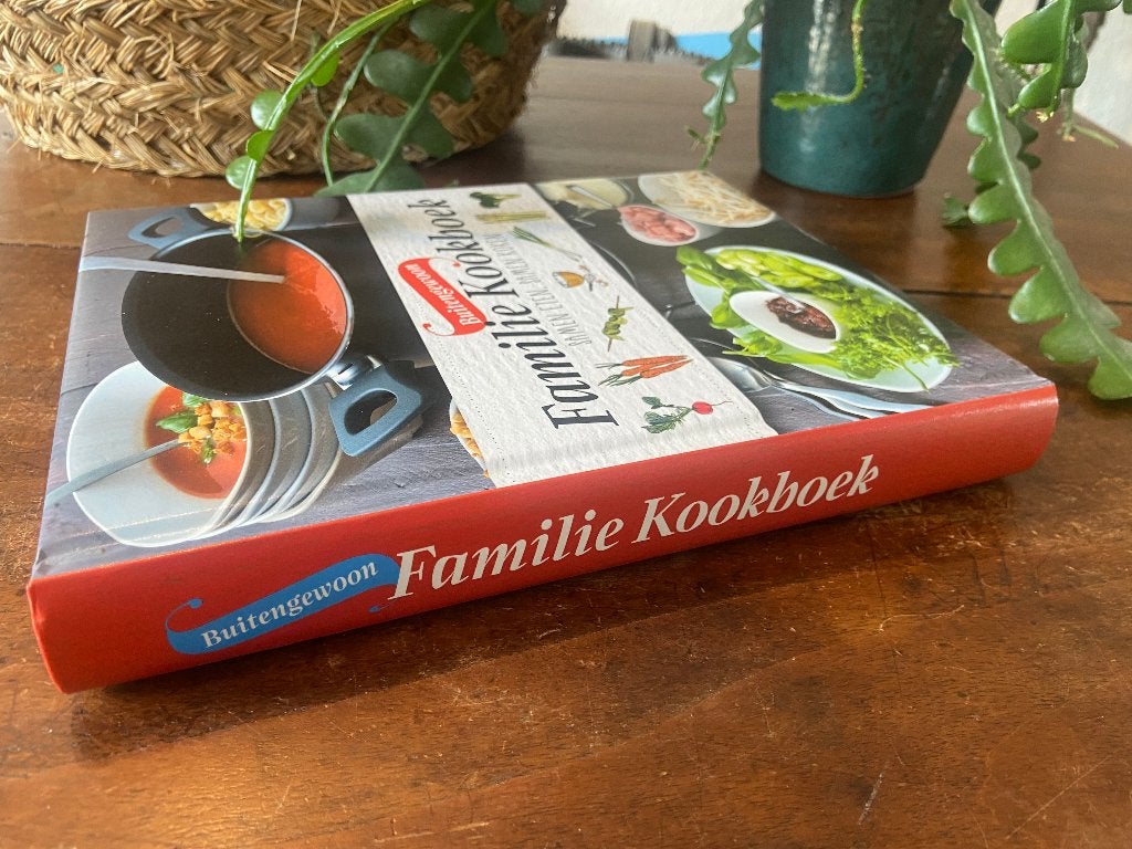 Mooi Buitengewoon Familie Kookboek helemaal Nieuw !!, Boeken, Ophalen of Verzenden, Nieuw, Clara ten Houte de Lange, Nederland en België