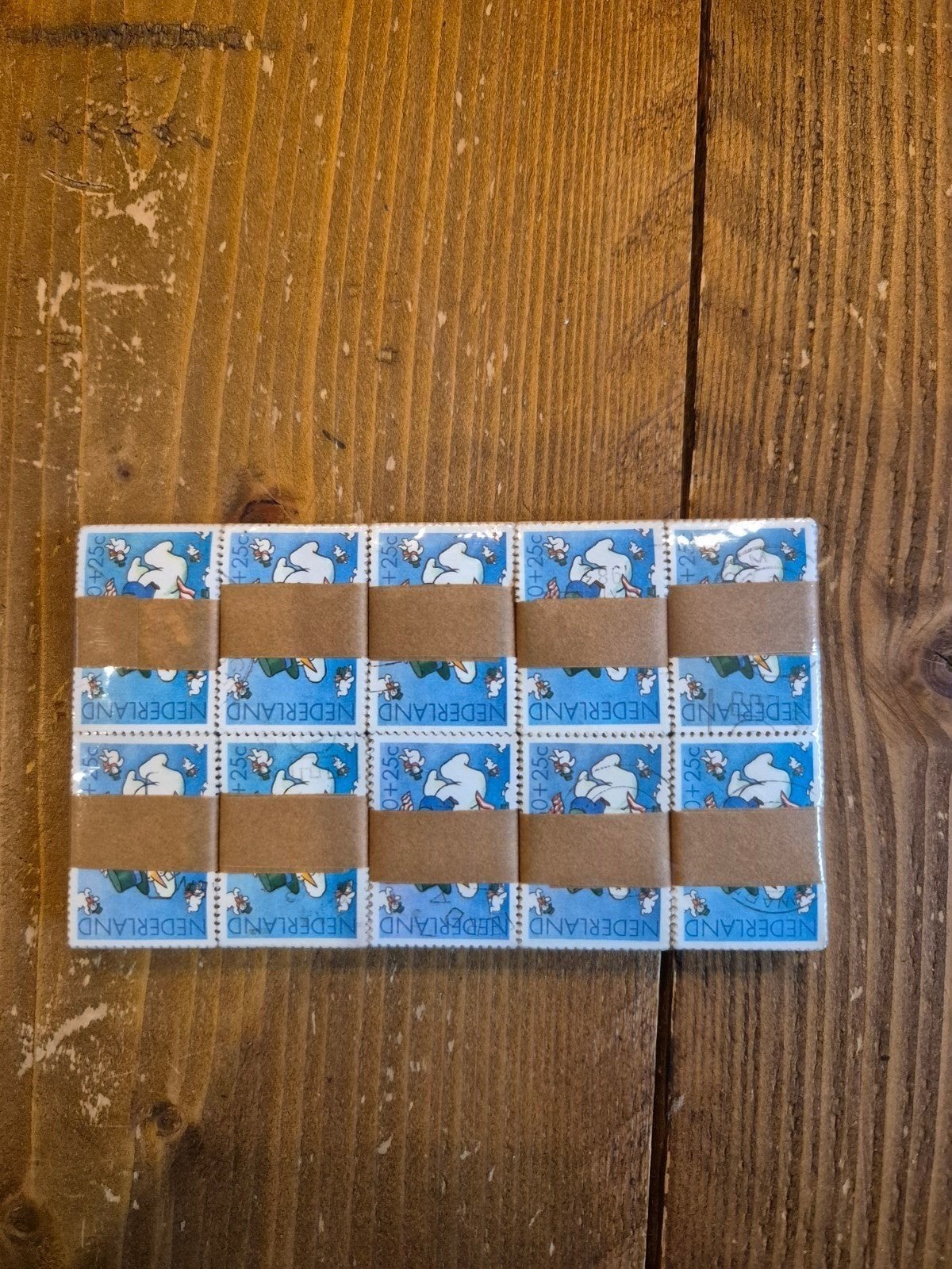 1 kg Nederlandse postzegels, diverse series en waarden, Ophalen of Verzenden, Na 1940, Gestempeld