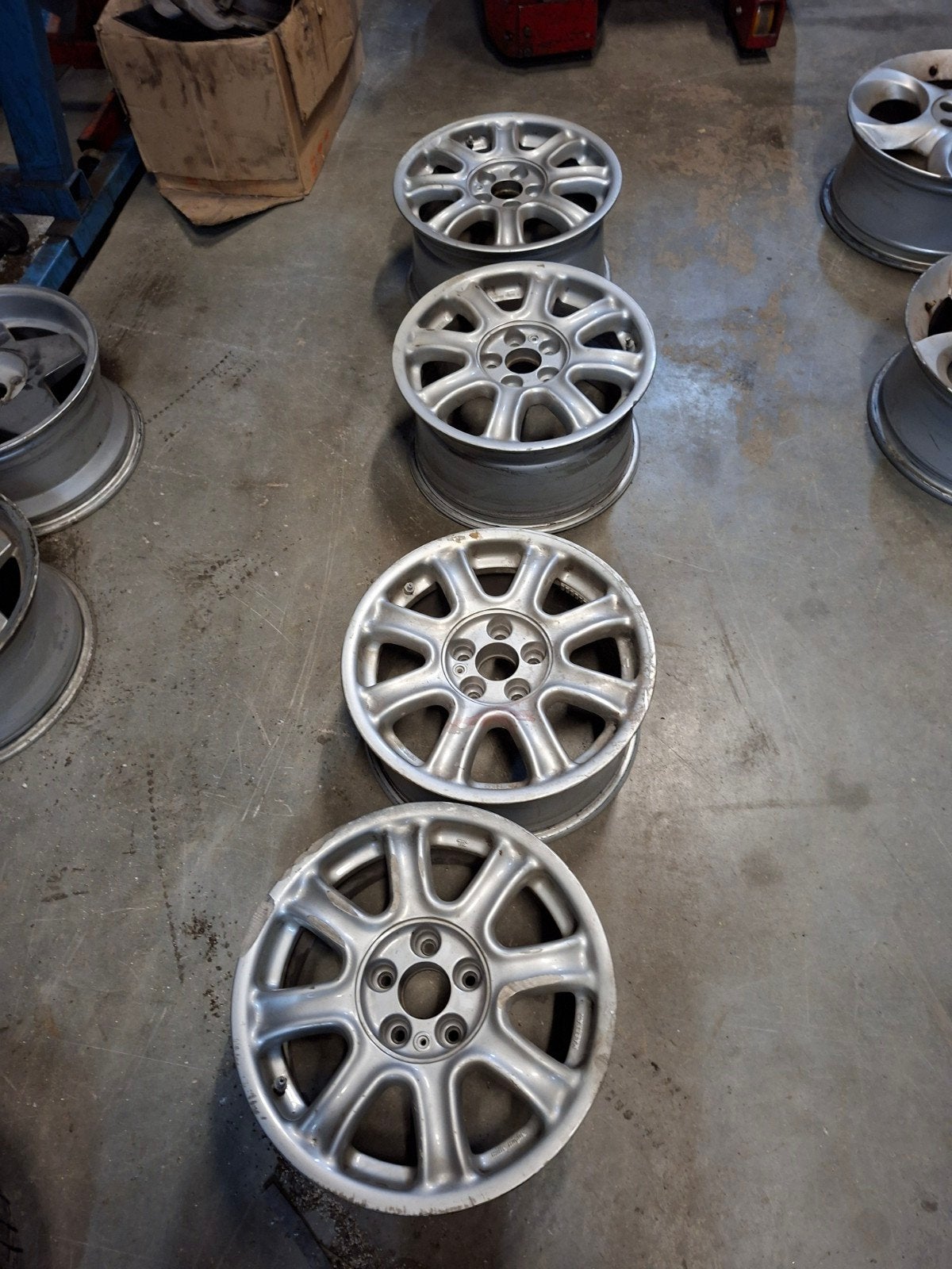 Maserati 16 inch breedset, Auto-onderdelen, Ophalen, 16 inch, Zomerbanden, Velg(en)