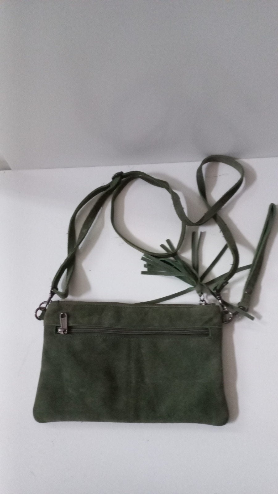 Groen suède schoudertasje met kwastjes, Sieraden, Tassen en Uiterlijk, Tassen | Damestassen, Ophalen of Verzenden, Gebruikt, Groen