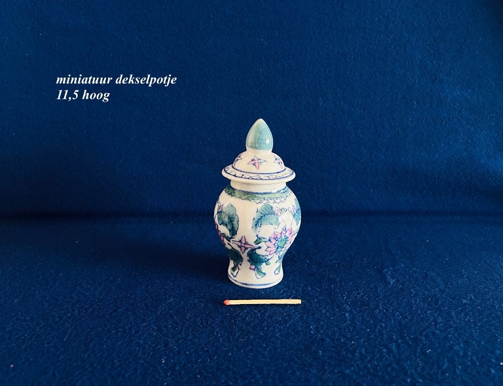 Vintage Chinees Miniatuur Dekselpotje • Famille Rose, Ophalen