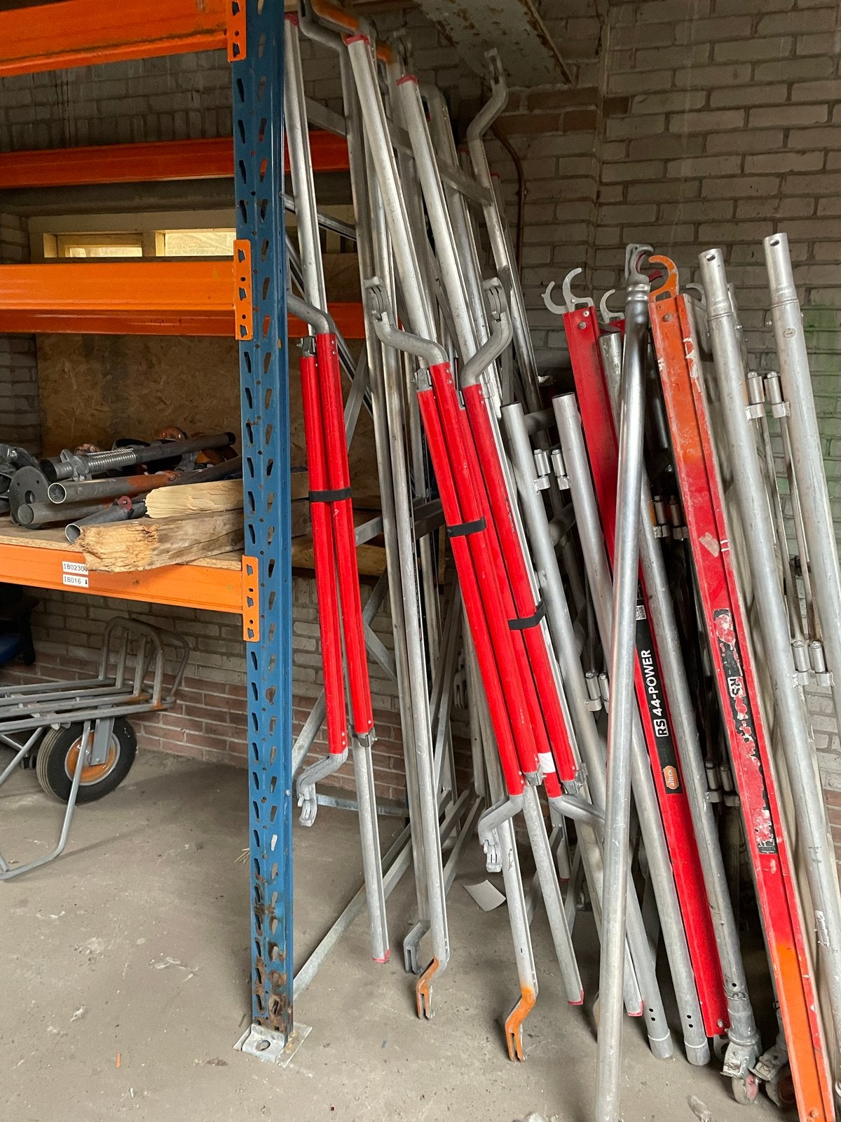RS Tower 4/5 leuningen - 5 stuks gebruikt, Doe-het-zelf en Verbouw, Steigers, Ophalen, Gebruikt, Rolsteiger of Kamersteiger