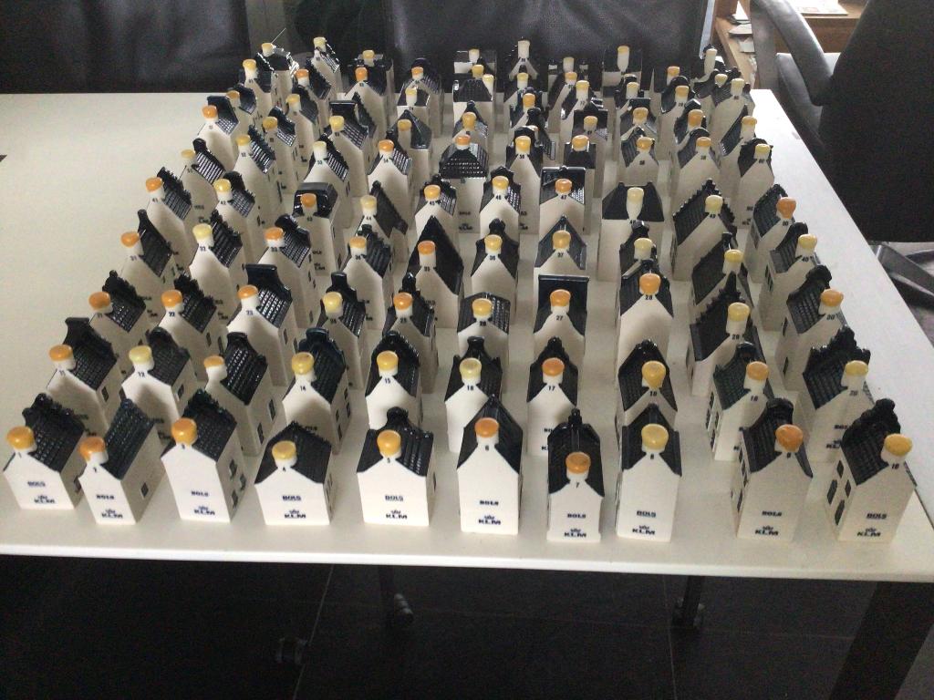 KLM huisjes serie van 99, Verzamelen, KLM Huisjes, Ophalen, Zo goed als nieuw